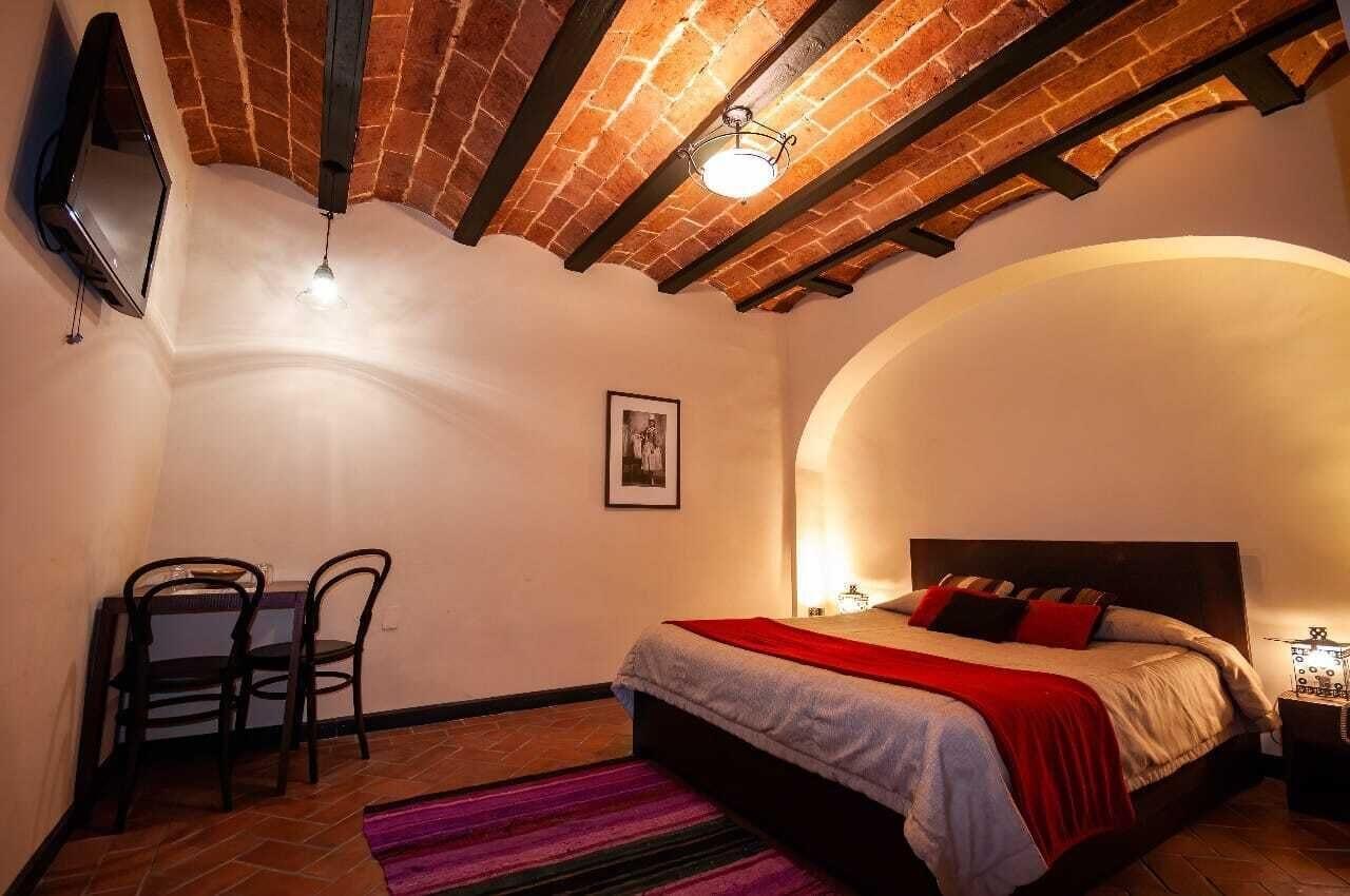 Naira Hotel 3*