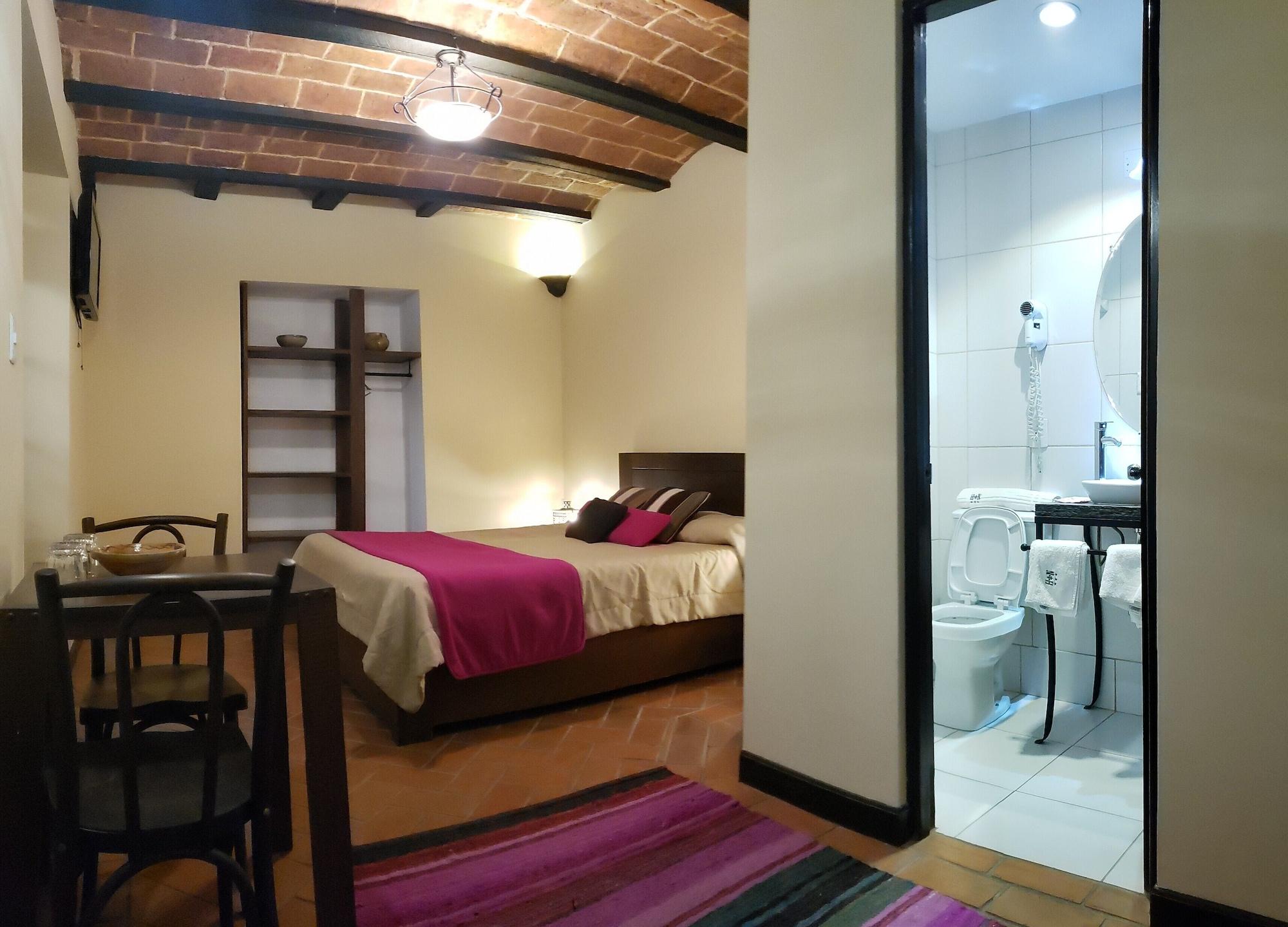 Hotel Naira 3*